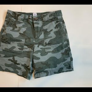Gap Girlfriend Shorts Gray Camo